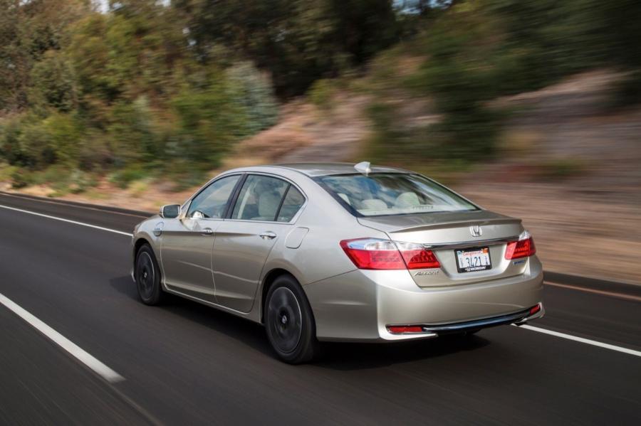  Honda Accord Plug-In Hybrid 2014 года  (фото 65 из 109)